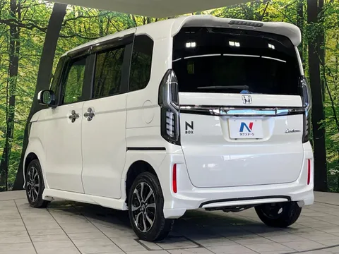 Honda N-BOX Custom