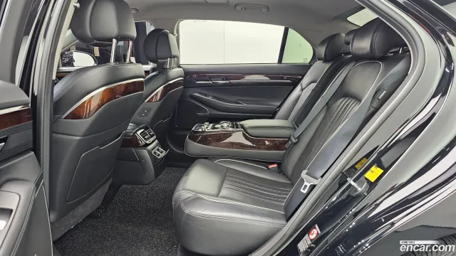 Genesis G90 (EQ900)