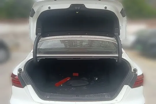 Geely Binray