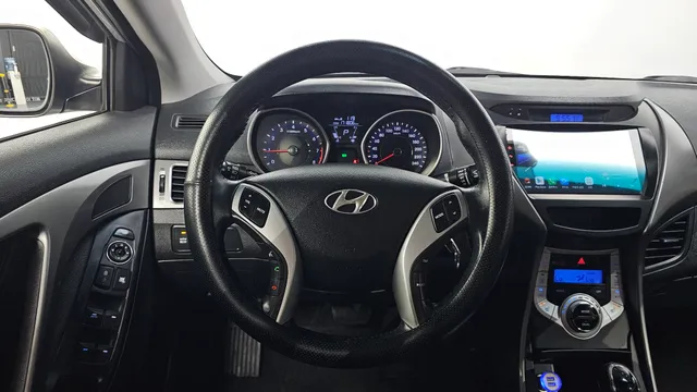 Hyundai Elantra (Avante)