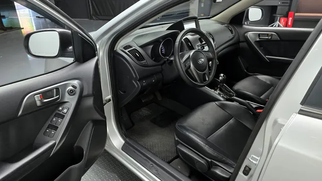 Kia Cerato (Forte)