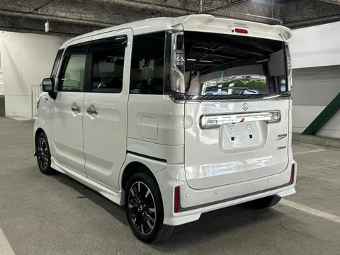 Suzuki Spacia Custom