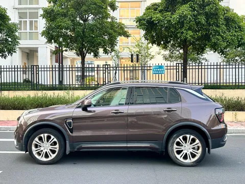 Lynk & Co 01