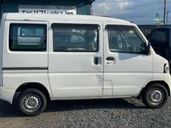 Mitsubishi Minicab Van