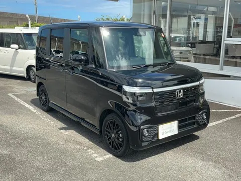 Honda N-BOX Custom