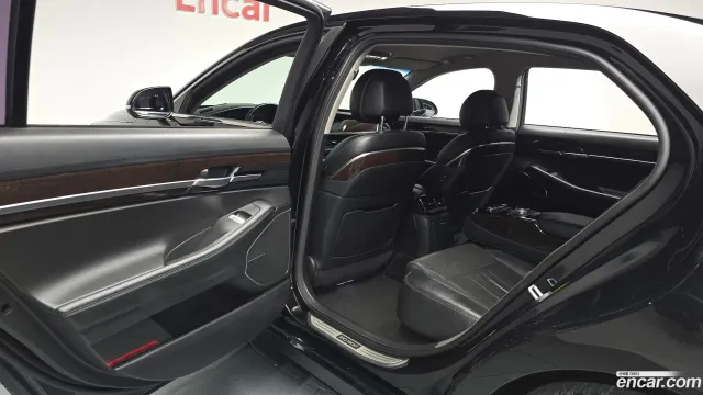 Genesis G90 (EQ900)