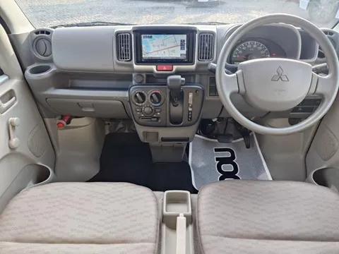 Mitsubishi Minicab Van