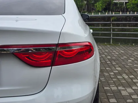 Jaguar XFL