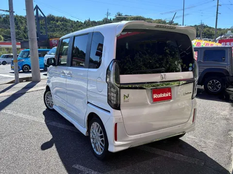 Honda N-BOX Custom
