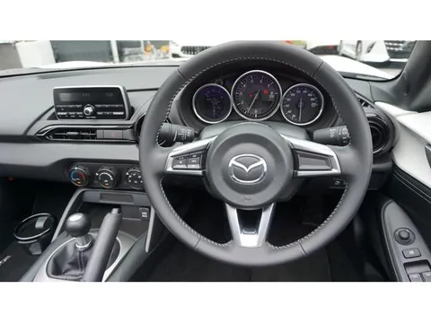 Mazda MX-5 (Roadster)