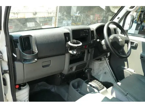 Mitsubishi Minicab Van