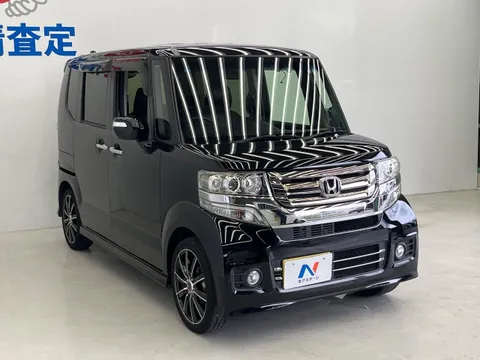 Honda N-BOX Custom