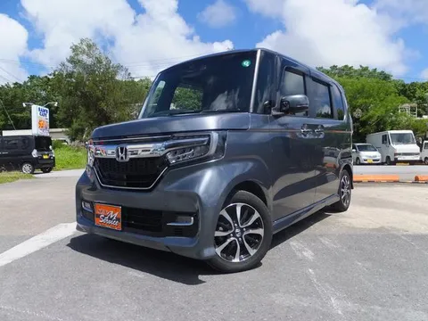Honda N-BOX Custom