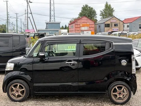Honda N-BOX Slash