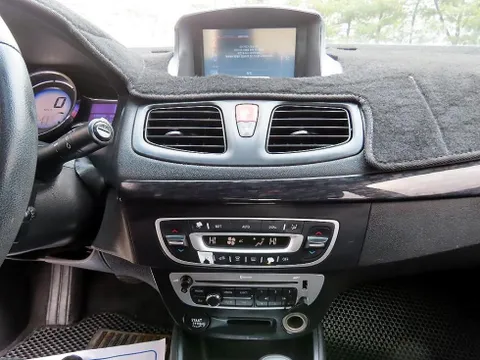 Renault SM3