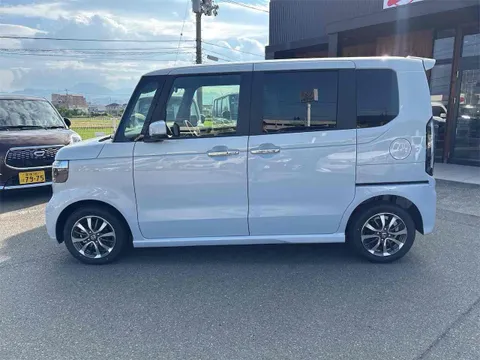 Honda N-BOX Custom