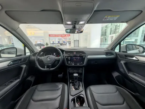 Volkswagen Tiguan L