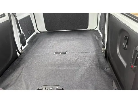 Nissan Clipper Van
