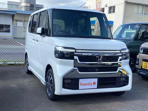 Honda N-BOX Custom