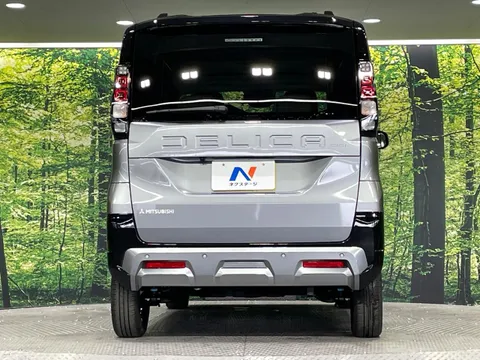 Mitsubishi Delica Mini