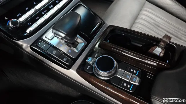 Genesis G90 (EQ900)