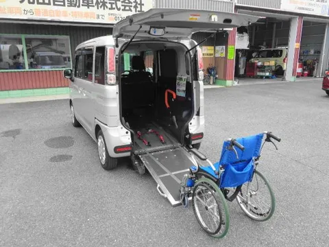 Suzuki Spacia