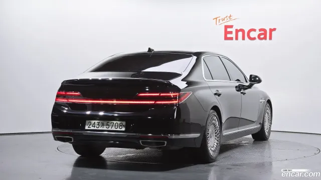Genesis G90