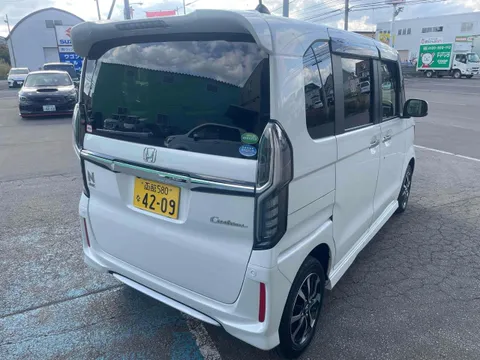 Honda N-BOX Custom