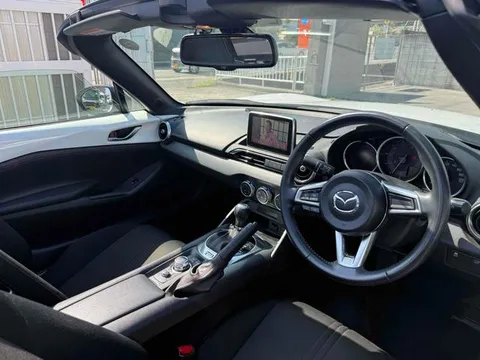 Mazda MX-5 (Roadster)