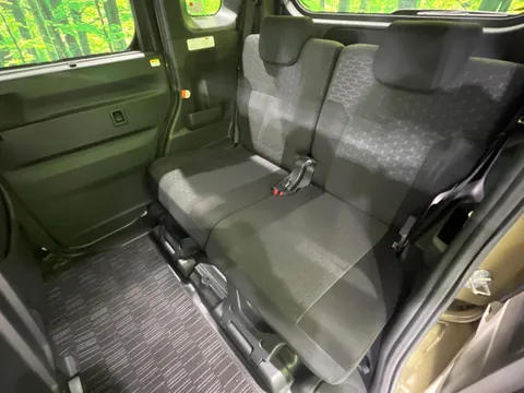 Toyota Pixis Mega
