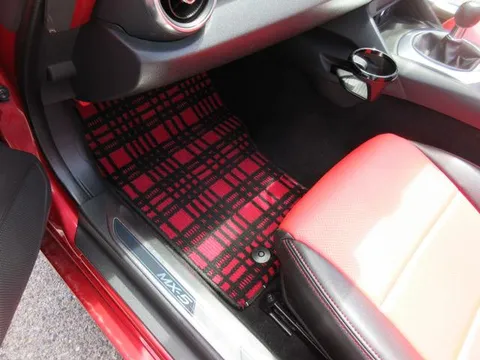 Mazda MX-5 (Roadster)