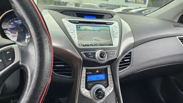Hyundai Elantra (Avante)
