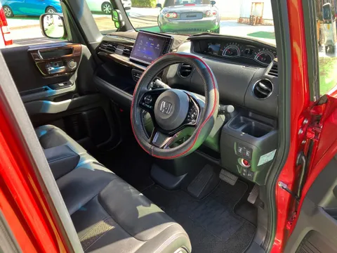 Honda N-BOX Custom