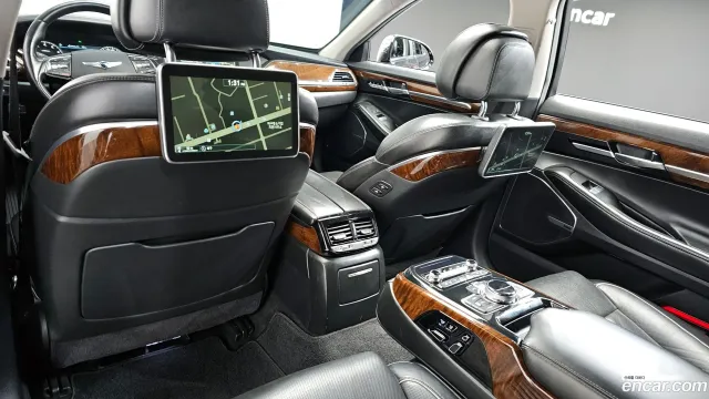 Genesis G90 (EQ900)