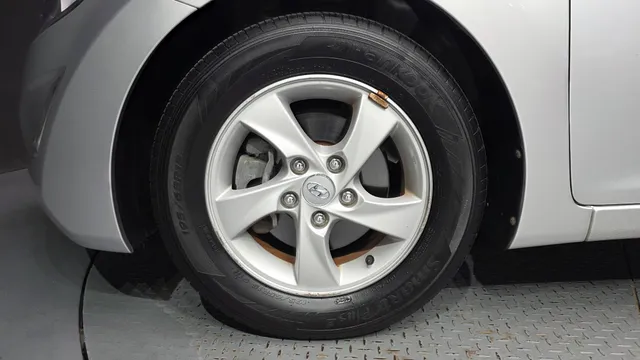 Hyundai Elantra (Avante)