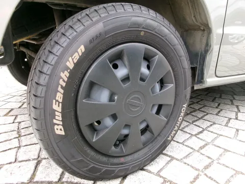 Nissan Clipper Van