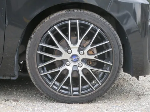 Toyota Pixis Mega
