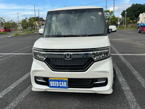 Honda N-BOX Custom