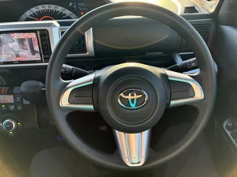 Toyota Pixis Mega