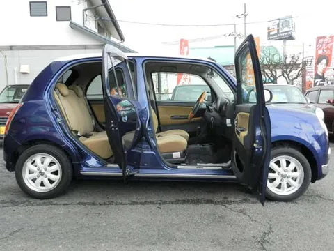 Daihatsu Mira Gino
