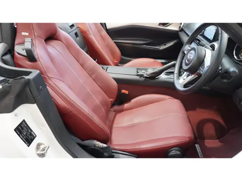 Mazda MX-5 (Roadster)