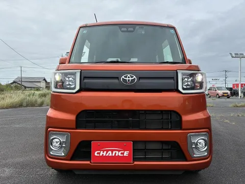 Toyota Pixis Mega
