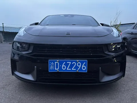 Lynk & Co 03