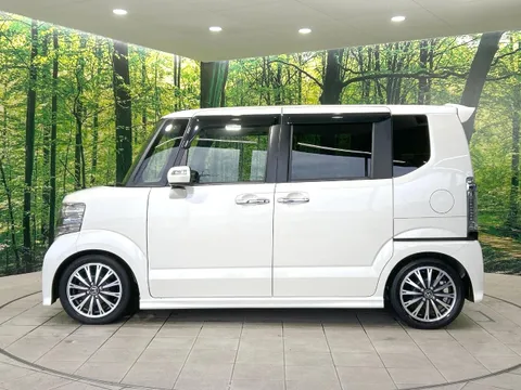 Honda N-BOX Custom