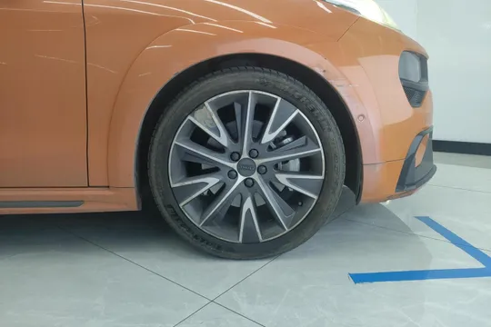 Lynk & Co 02
