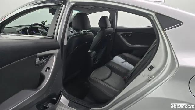 Hyundai Elantra (Avante)