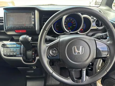 Honda N-BOX Plus Custom