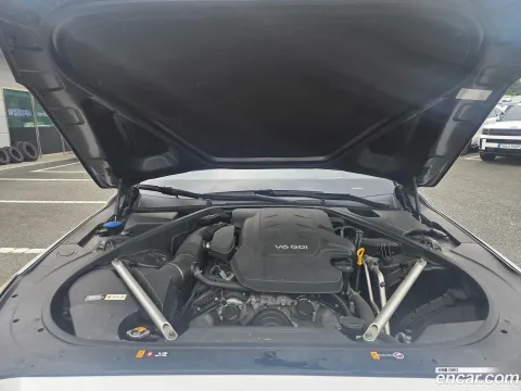 Genesis G90 (EQ900)