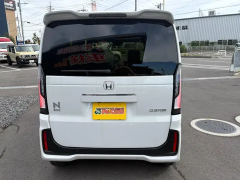 Honda N-BOX Custom