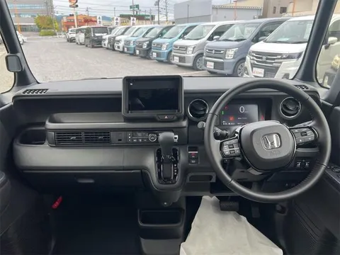 Honda N-BOX Custom